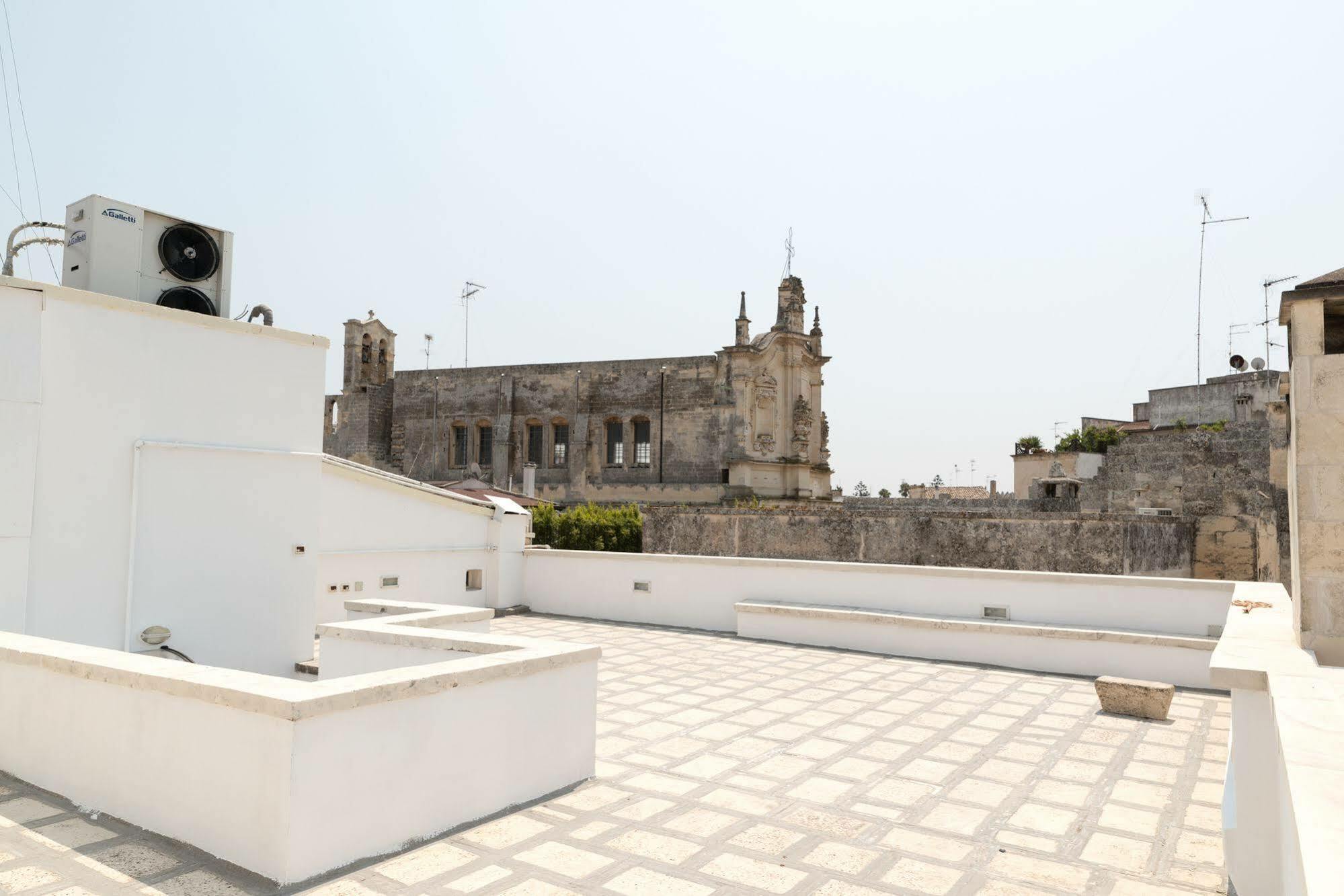Gatto Bianco La Dimora Storica Bed & Breakfast Lecce Exterior photo